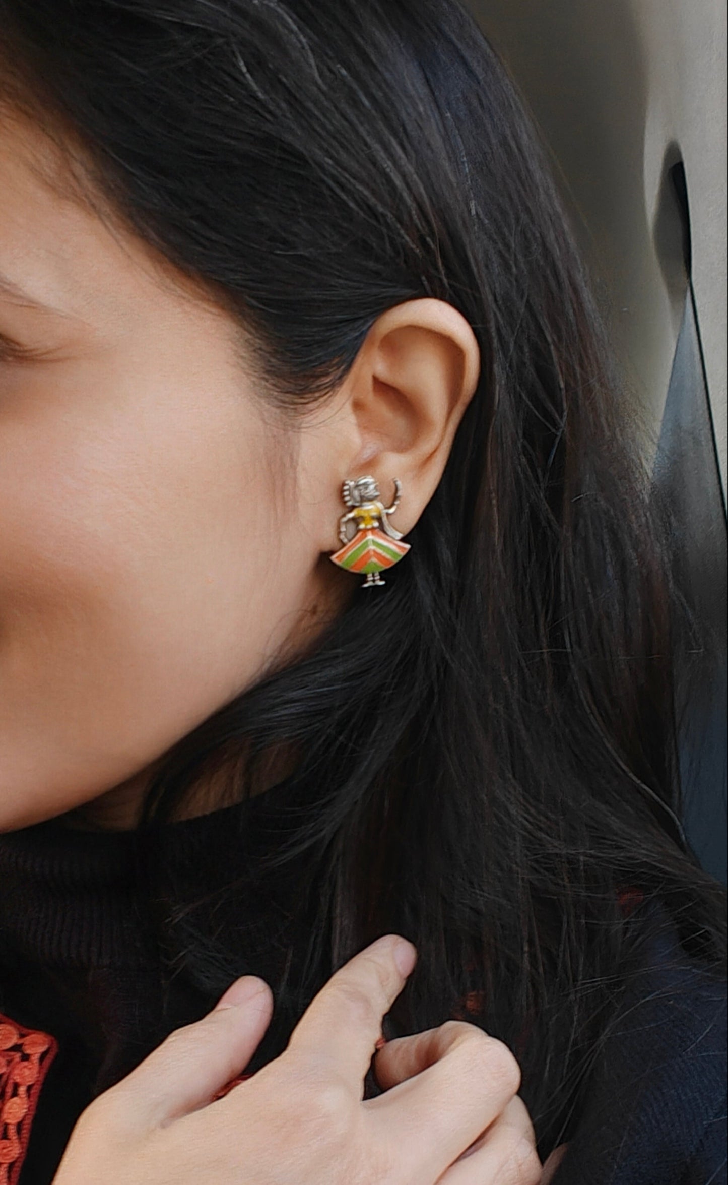 The Warrior Princess and Her Dress: Mismatched Earrings