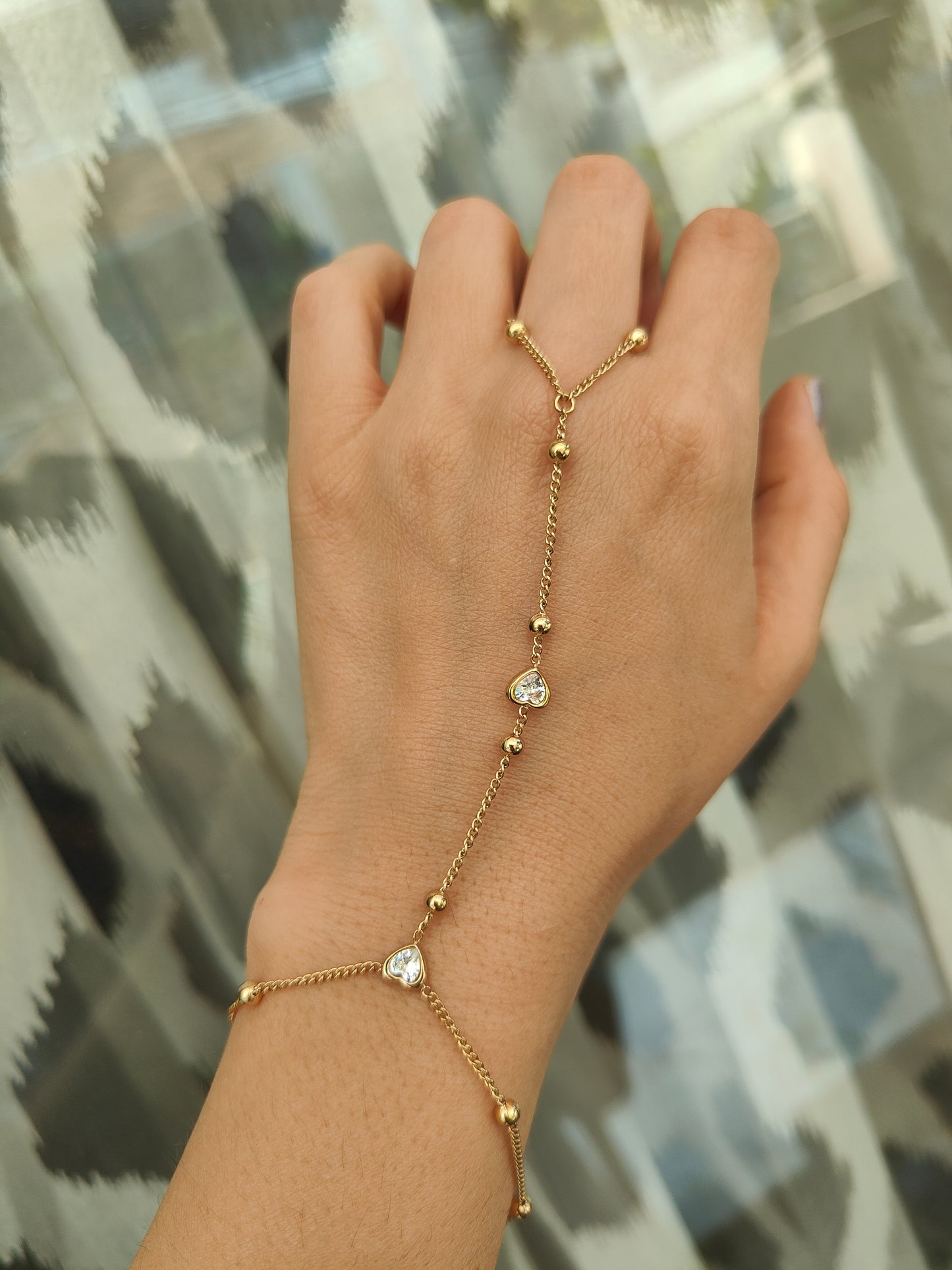 Minimalistic Hathphool