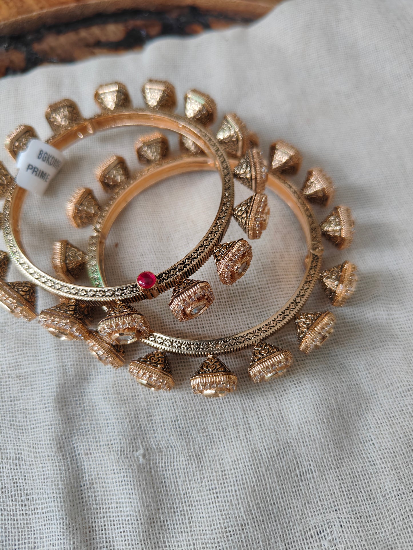 Aarohi Bangles