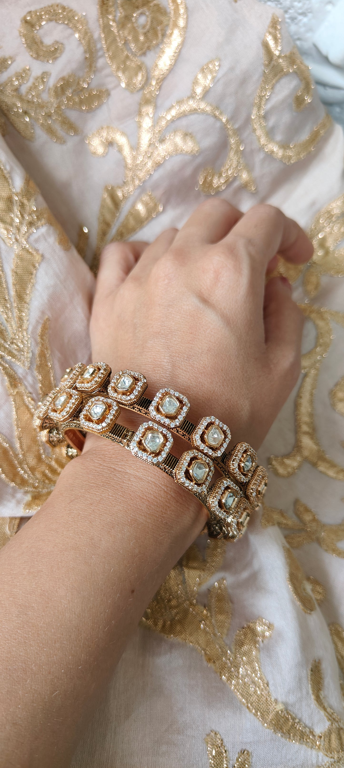 Aarohi Bangles