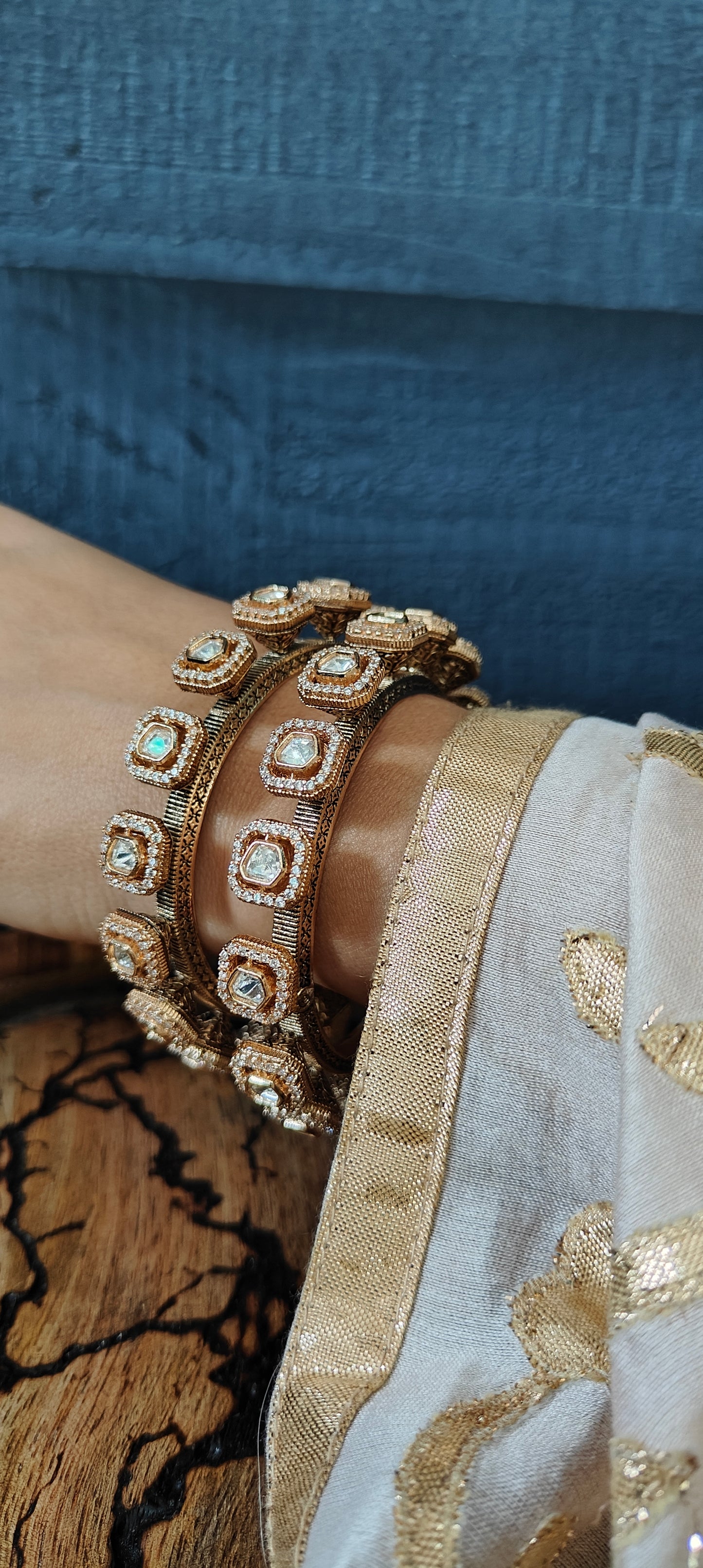 Aarohi Bangles