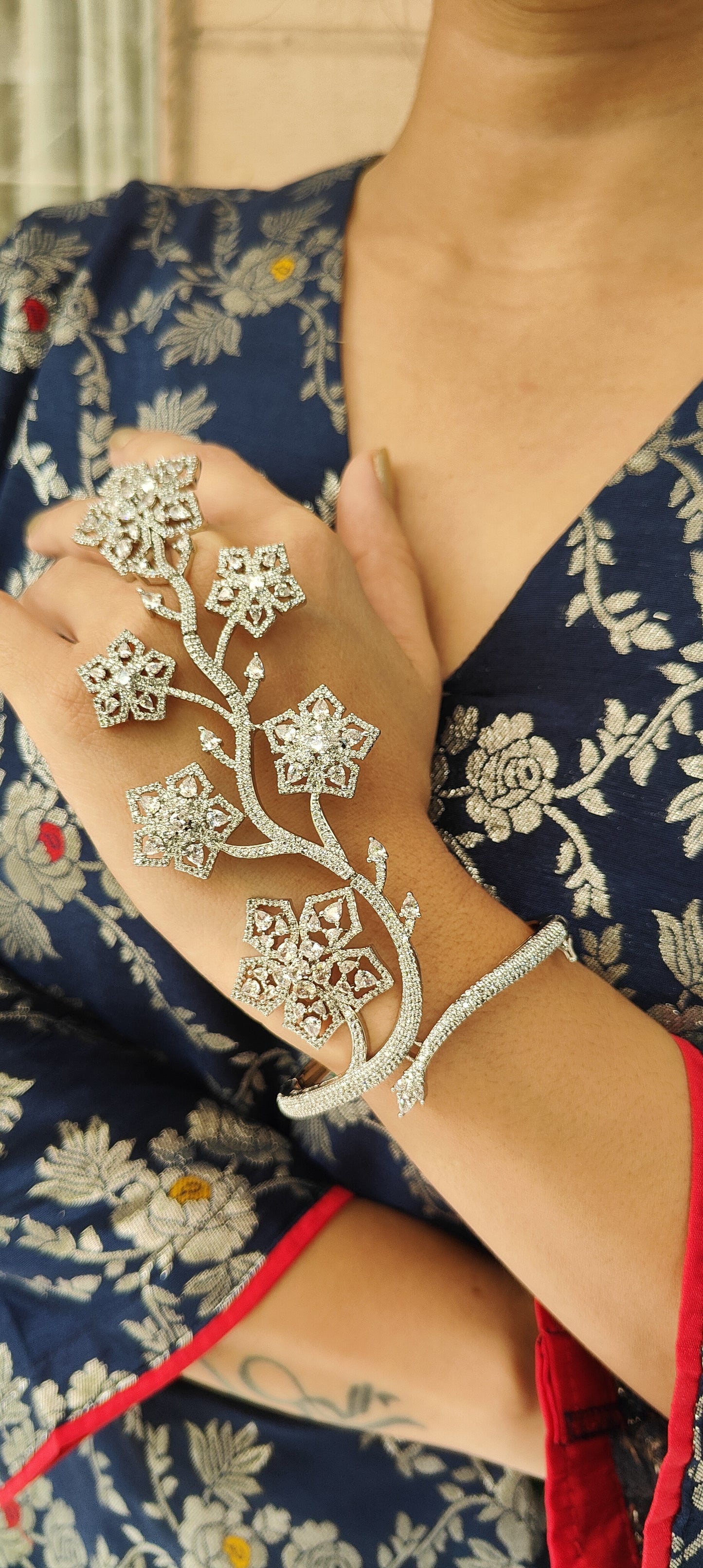 Manish Malhotra Inspired Starlit Hathphool - Silver