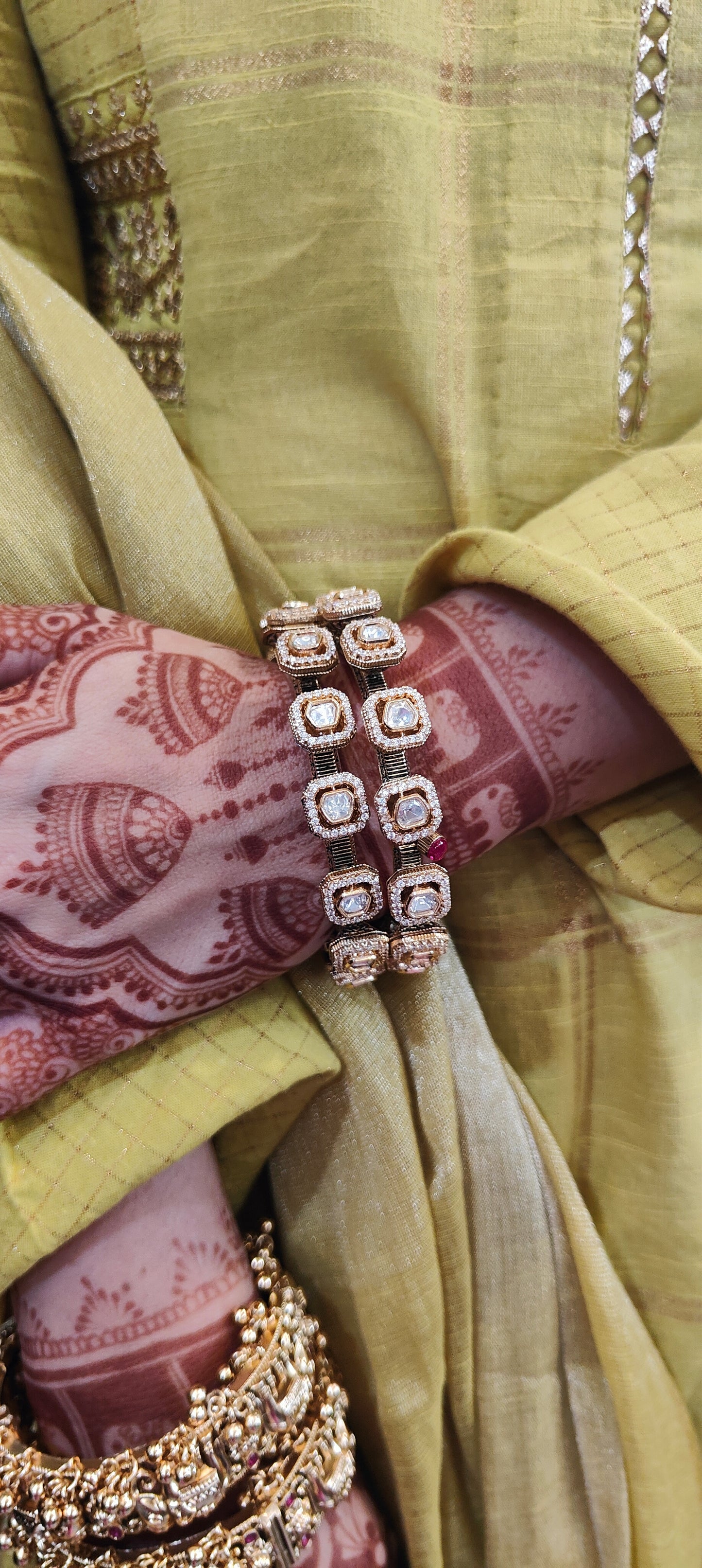 Aarohi Bangles