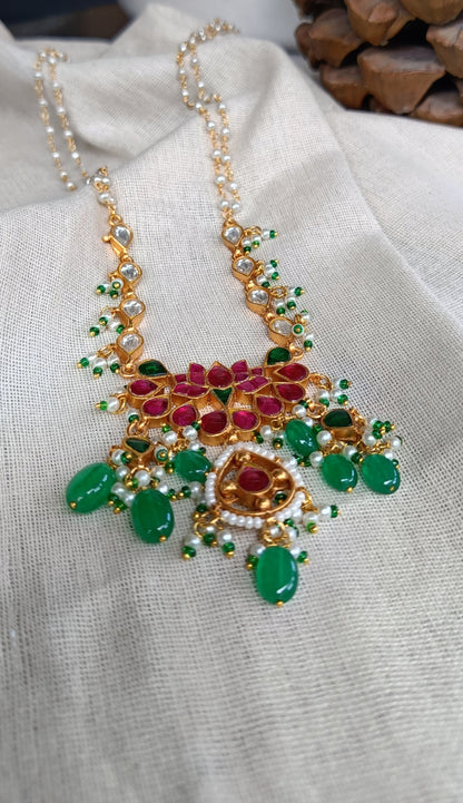 Kamal Neckpiece