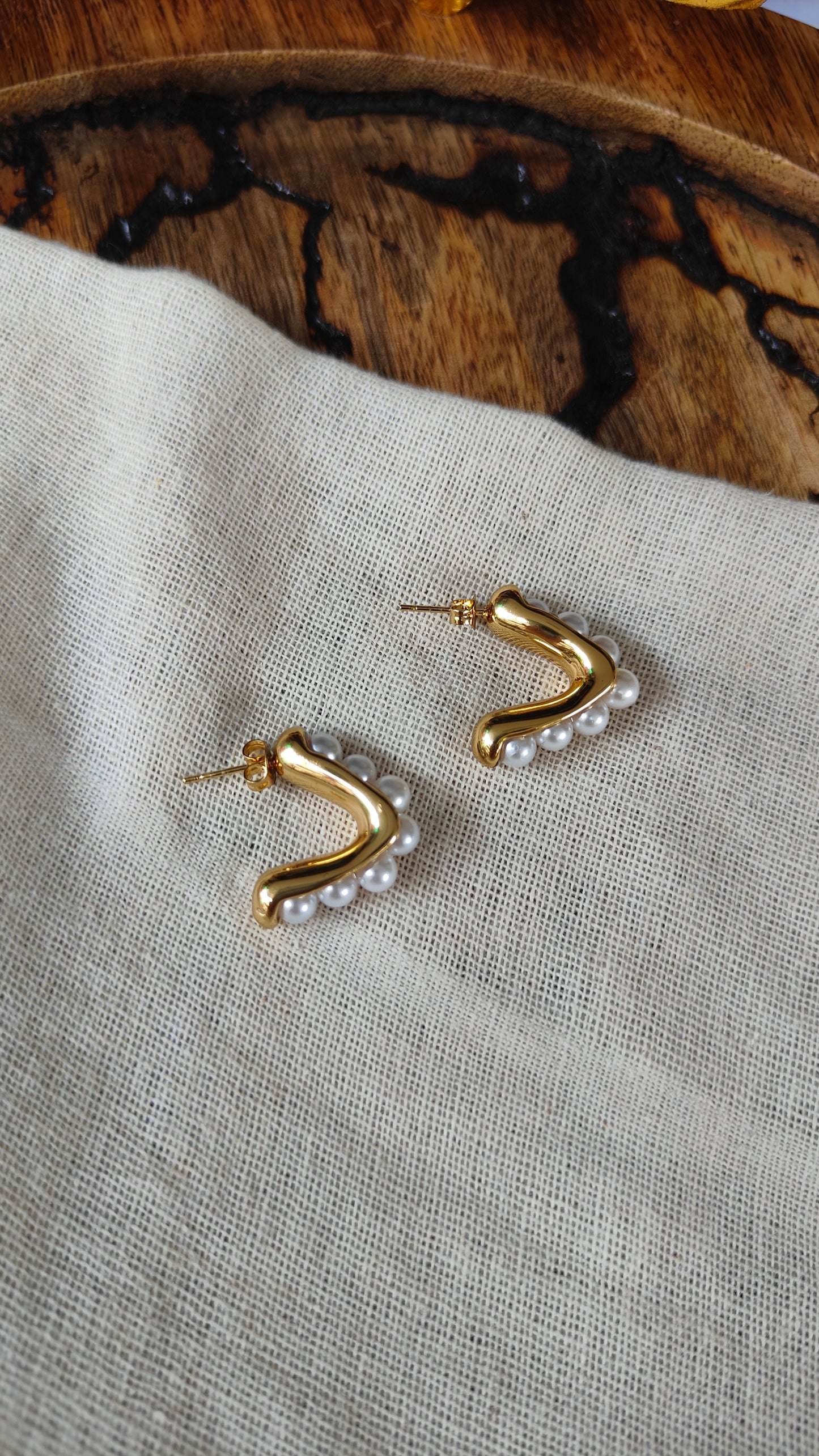 Arc Pearl Earrings