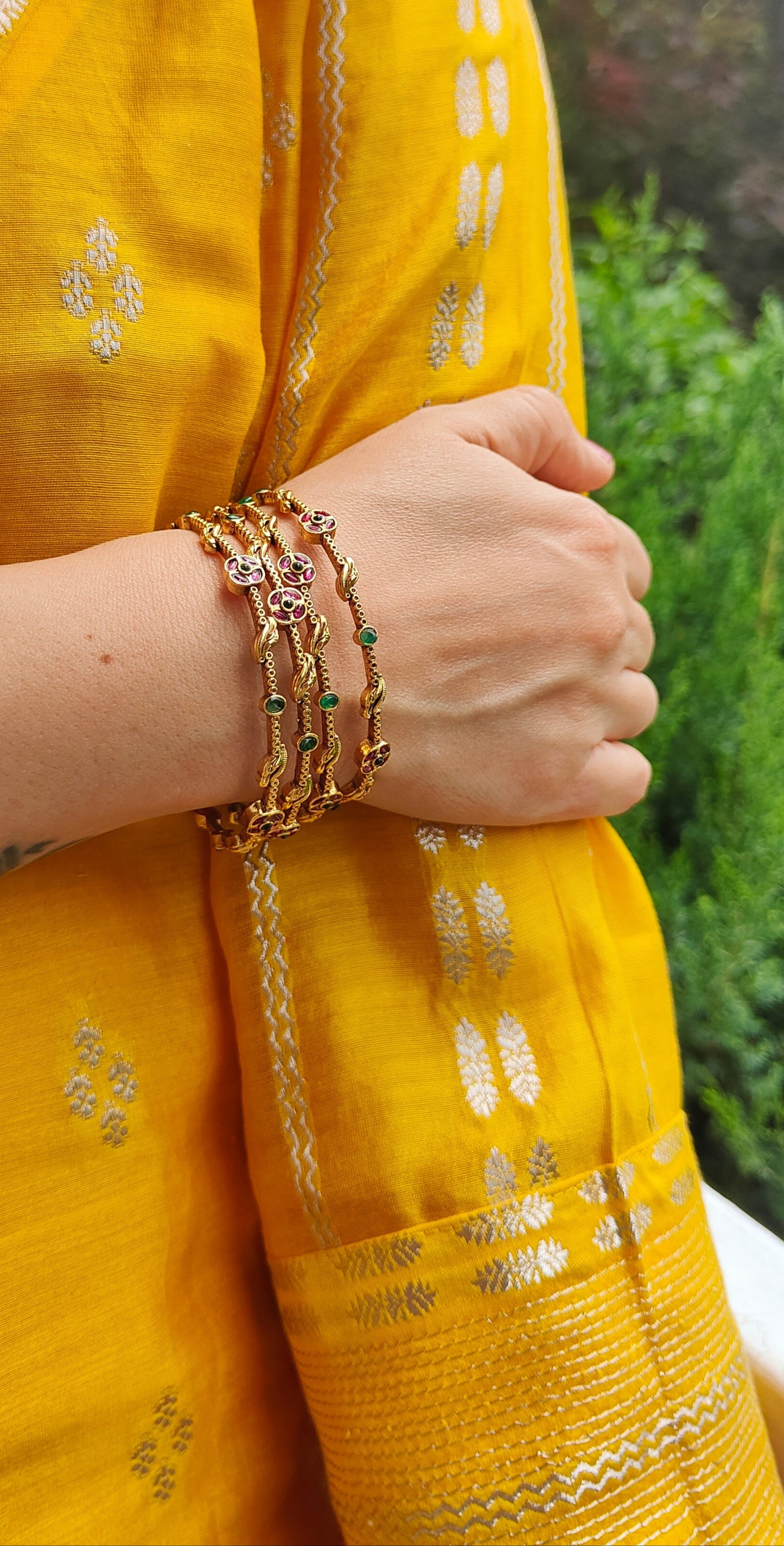 Sunehri Bangles