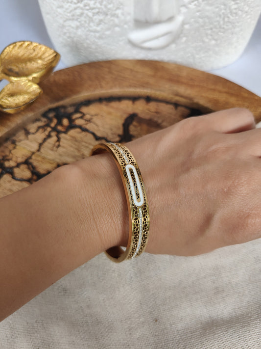 Inaaya Bangle