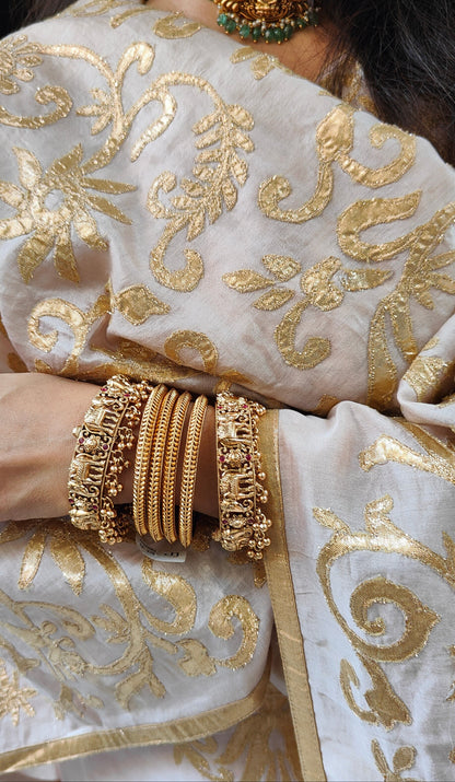 Gajah Kadas with Ghunghroos in 18kt Gold Polish