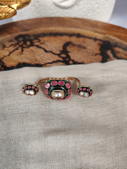 Naveli Double Finger Ring