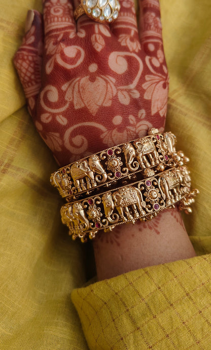 Gajah Kadas with Ghunghroos in 18kt Gold Polish