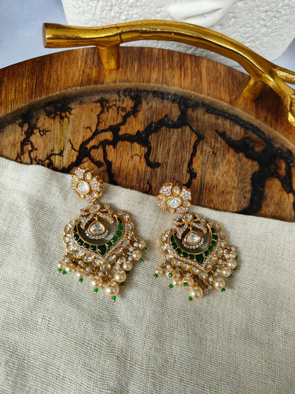 Small Sunehri Jhumka