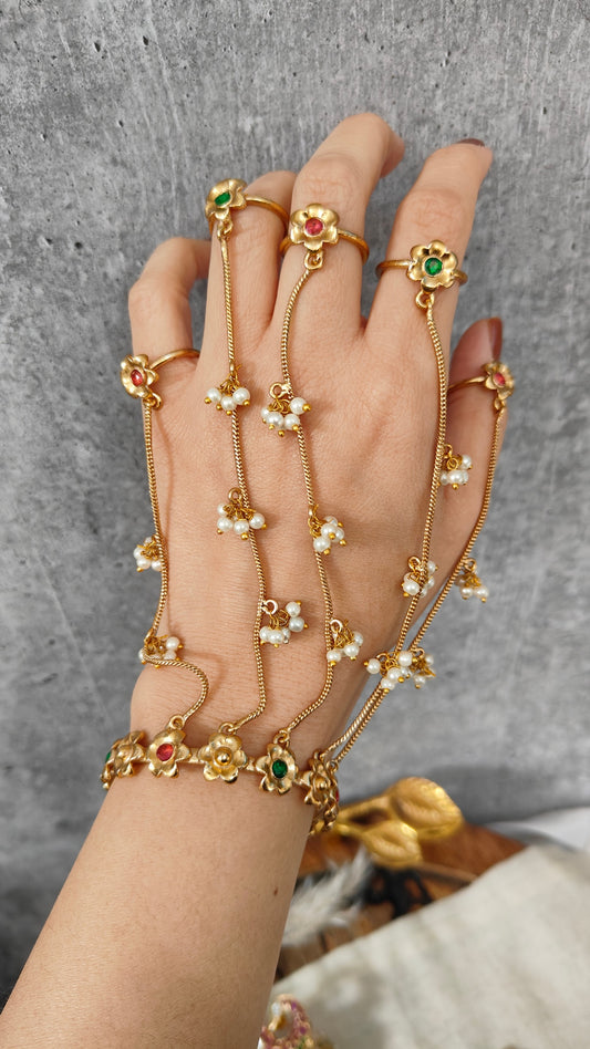 Regalia Floral Haathphool