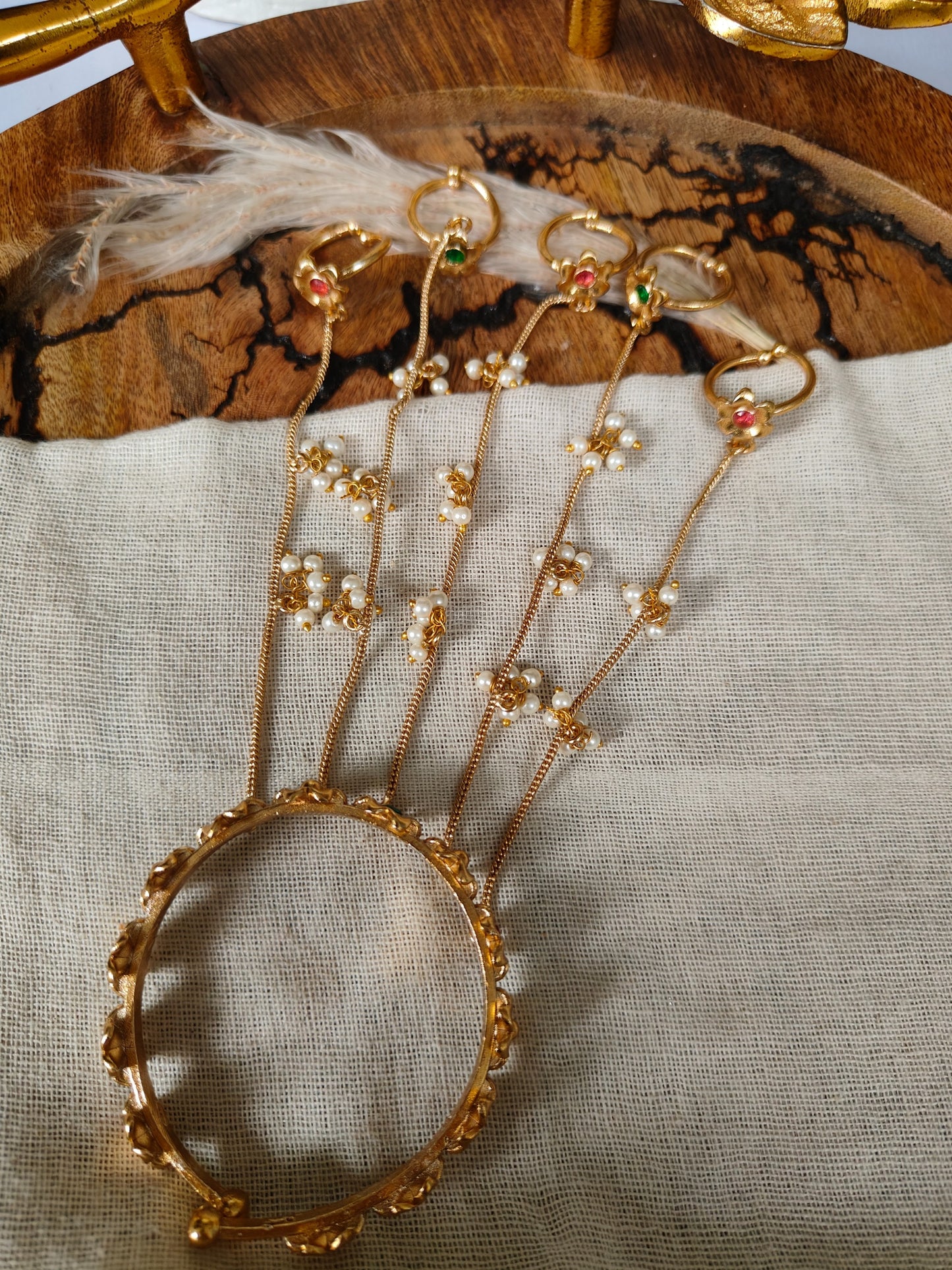 Regalia Floral Haathphool