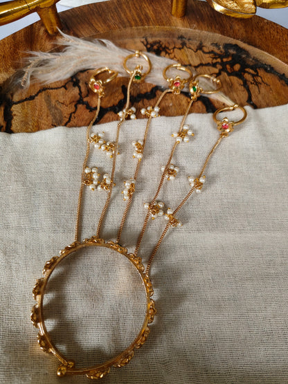 Regalia Floral Haathphool