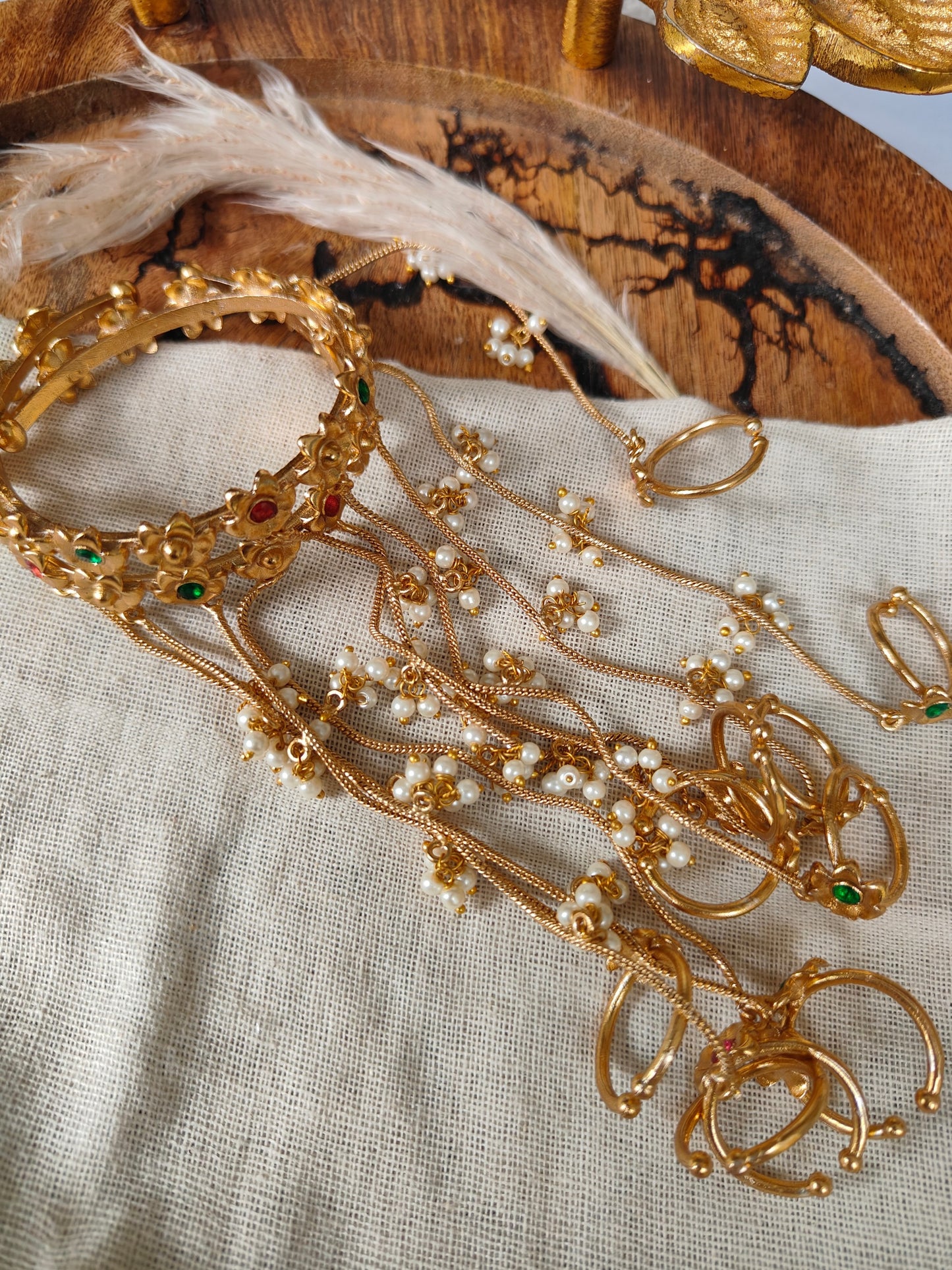 Regalia Floral Haathphool