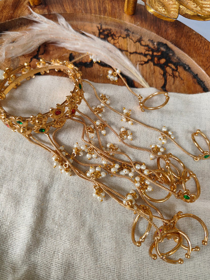 Regalia Floral Haathphool