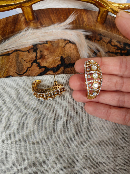 Aarvi Kundan Cuff Earrings