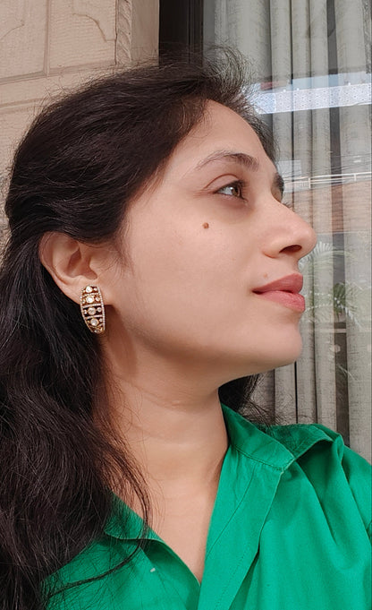 Aarvi Kundan Cuff Earrings