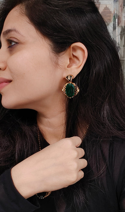 Emera Avani Green Stone Necklace Set