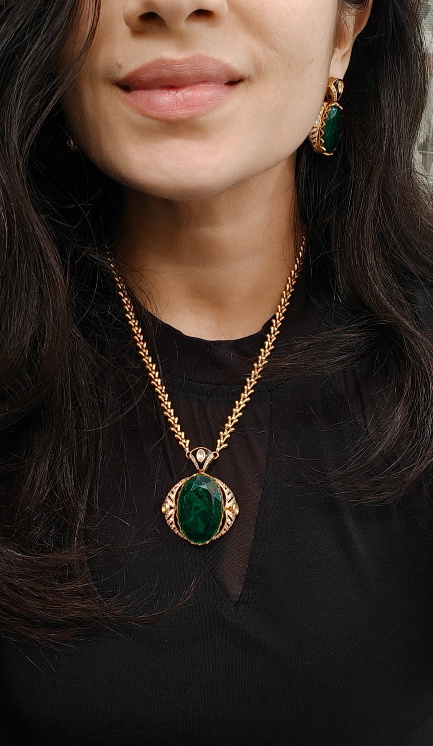 Emera Avani Green Stone Necklace Set