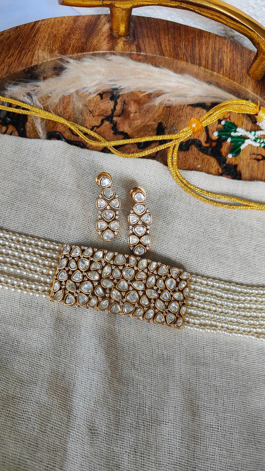 Aarzoo Kundan Choker Set