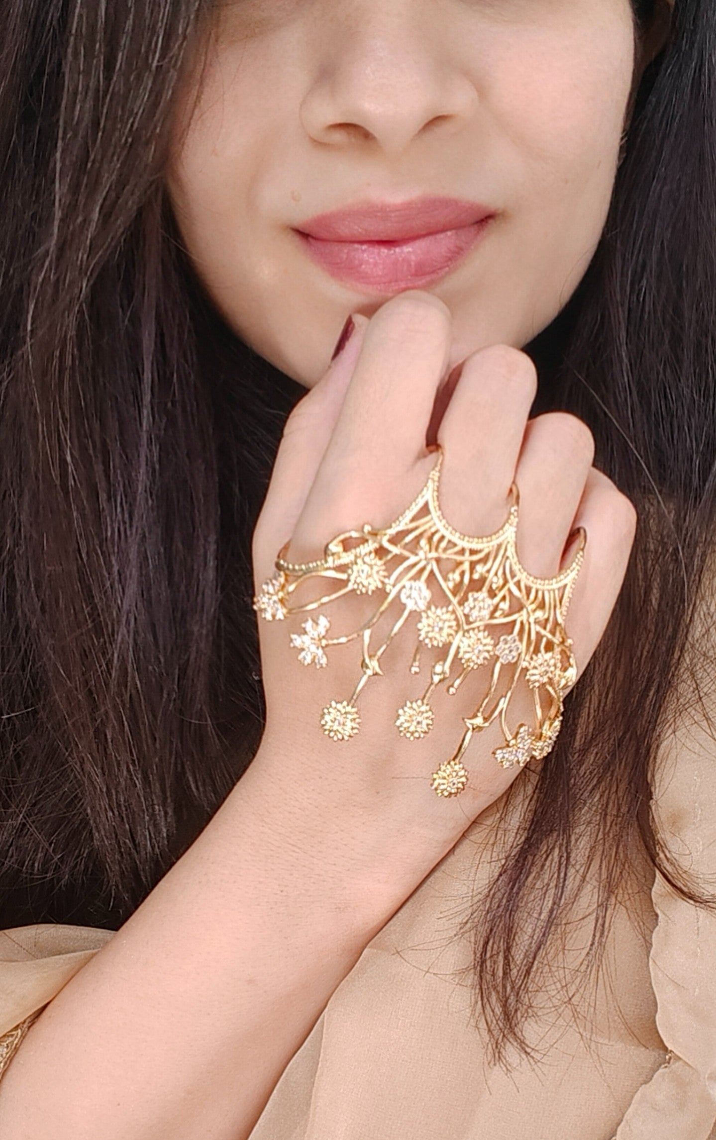 Zivara Hand Harness