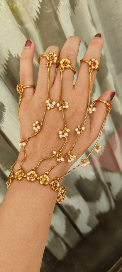 Regalia Floral Haathphool