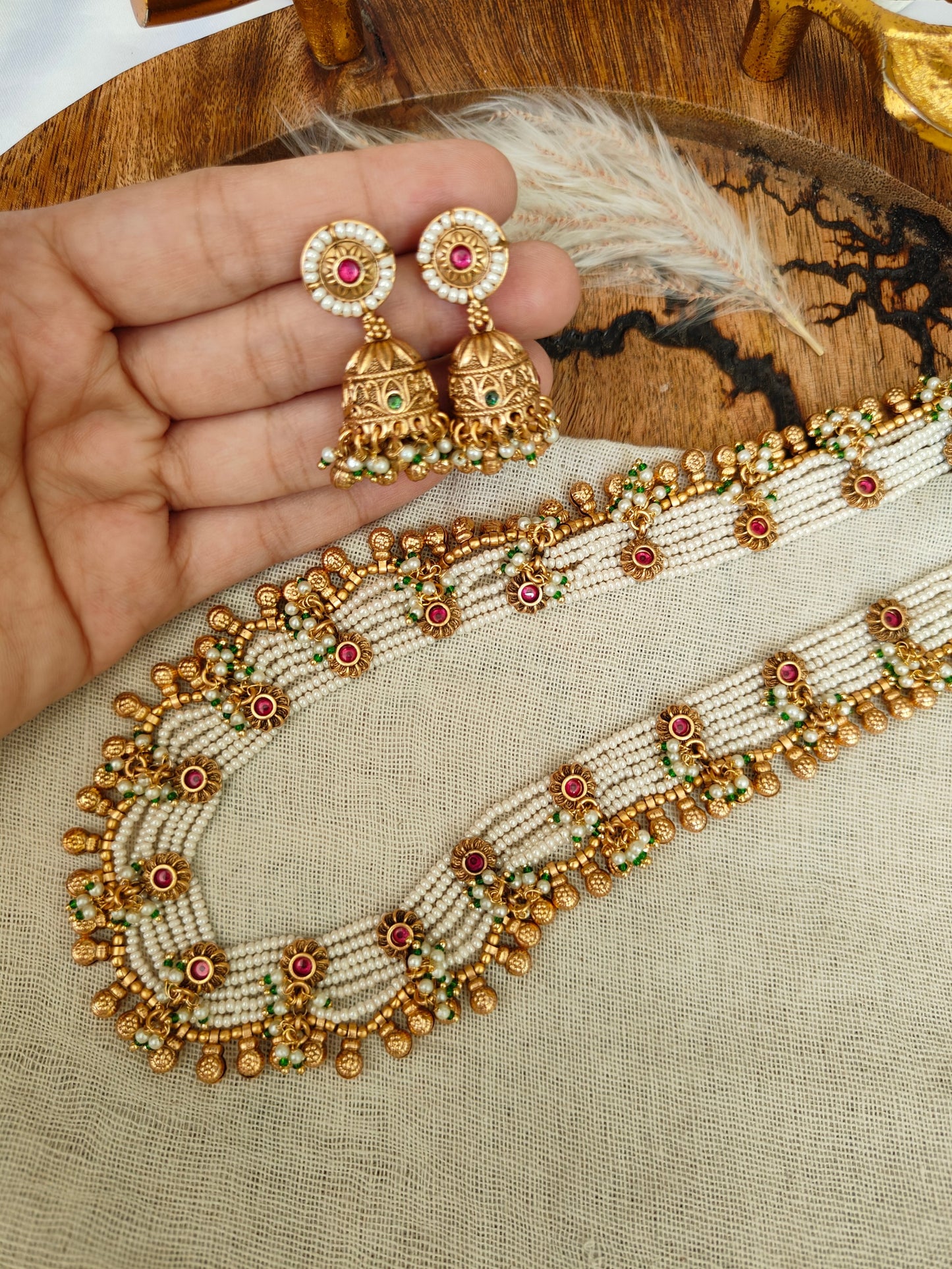 Gulnaar Pearl Set