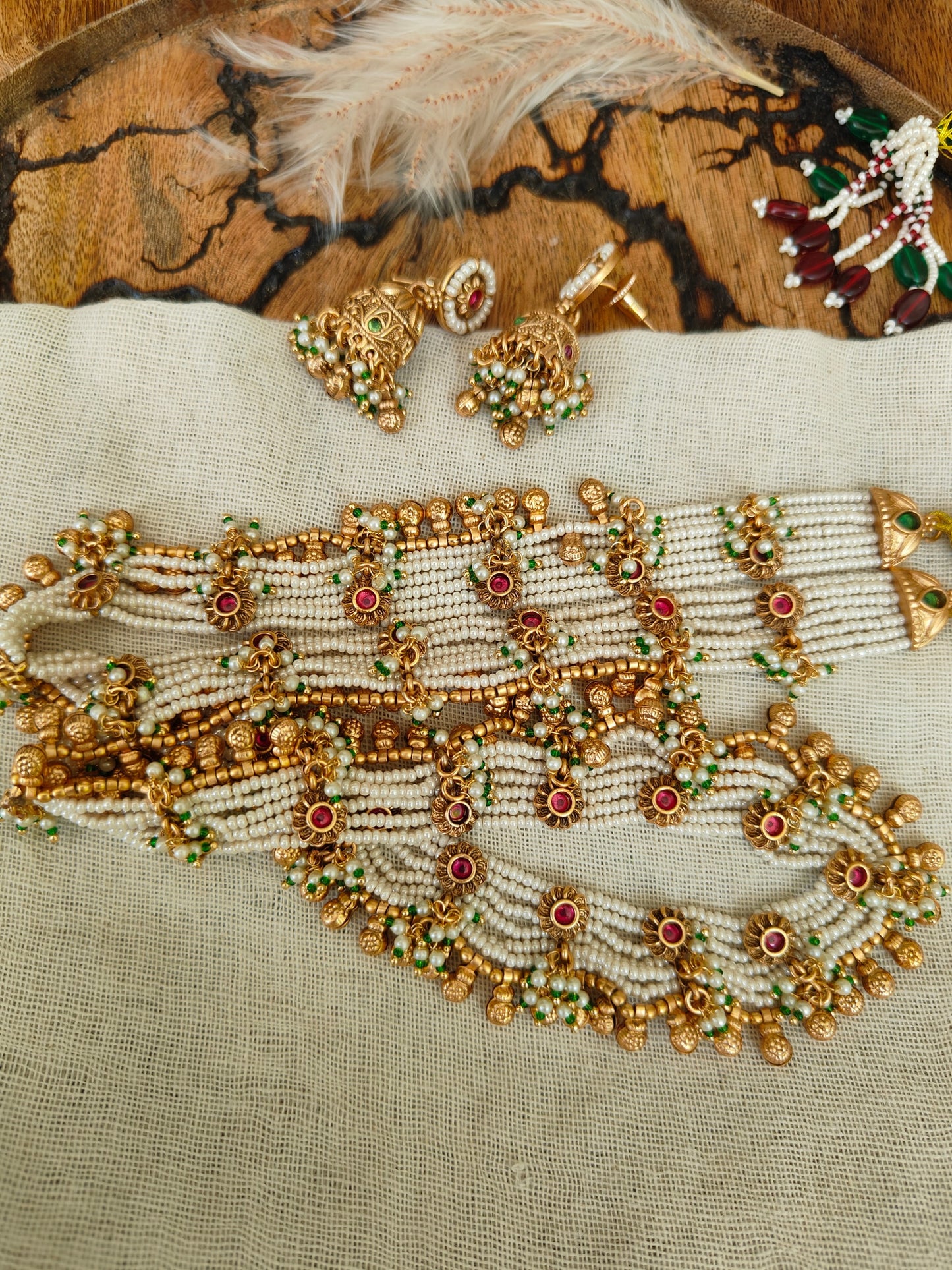 Gulnaar Pearl Set