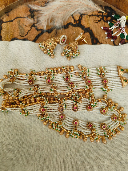 Gulnaar Pearl Set