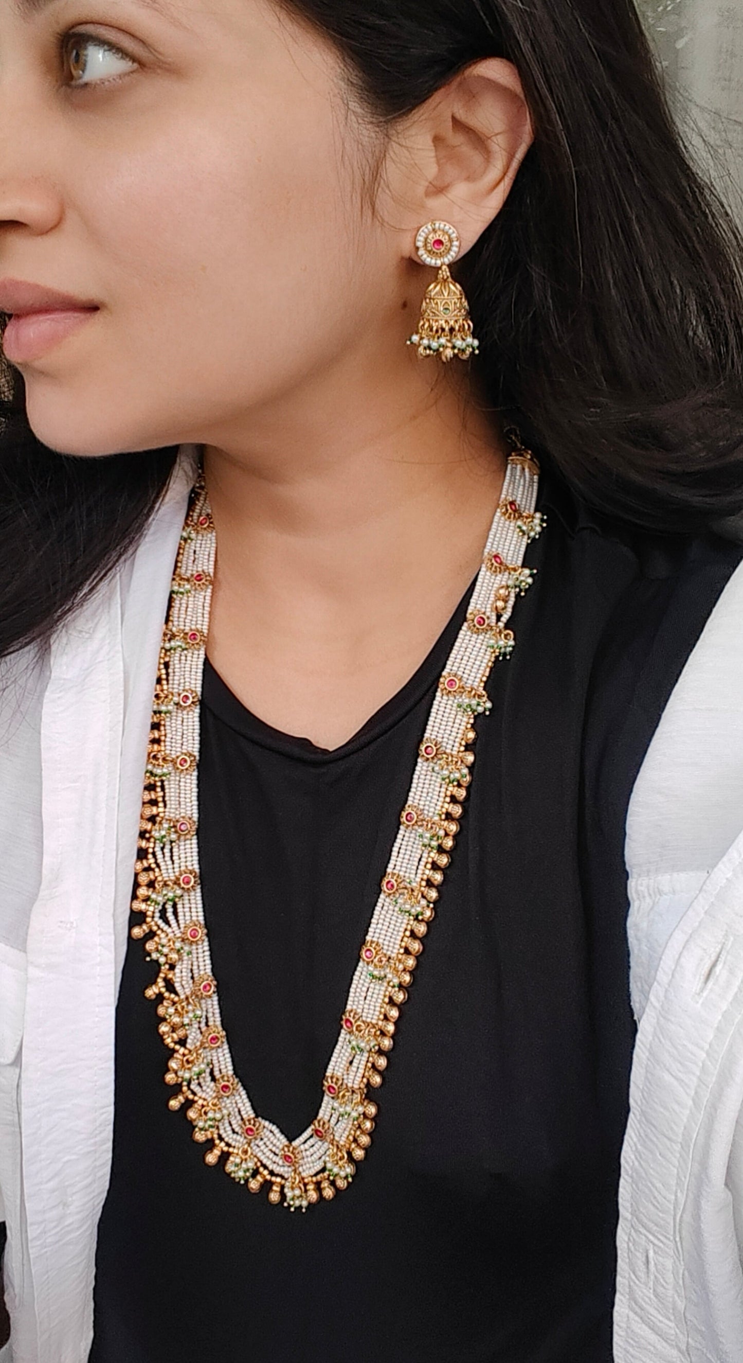 Gulnaar Pearl Set