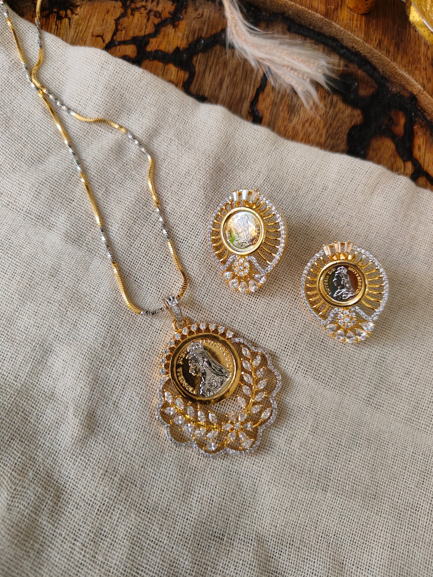 Coin Pendant Set