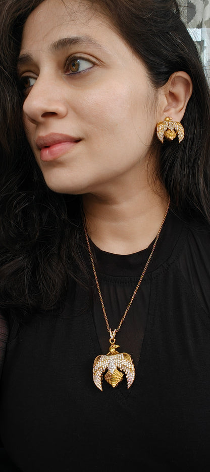 Baaz Pendant Set