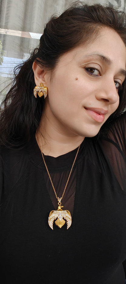Baaz Pendant Set
