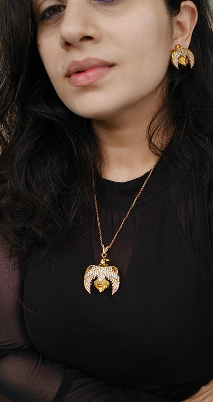 Baaz Pendant Set