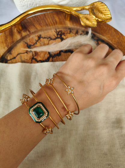 Panna Polki Spiral Bangle