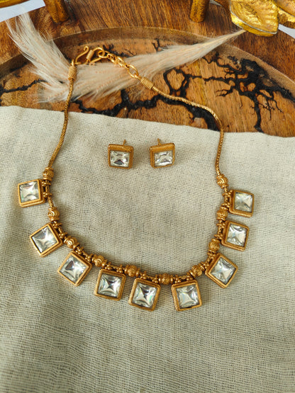 Anvi Square Kundan Necklace Set