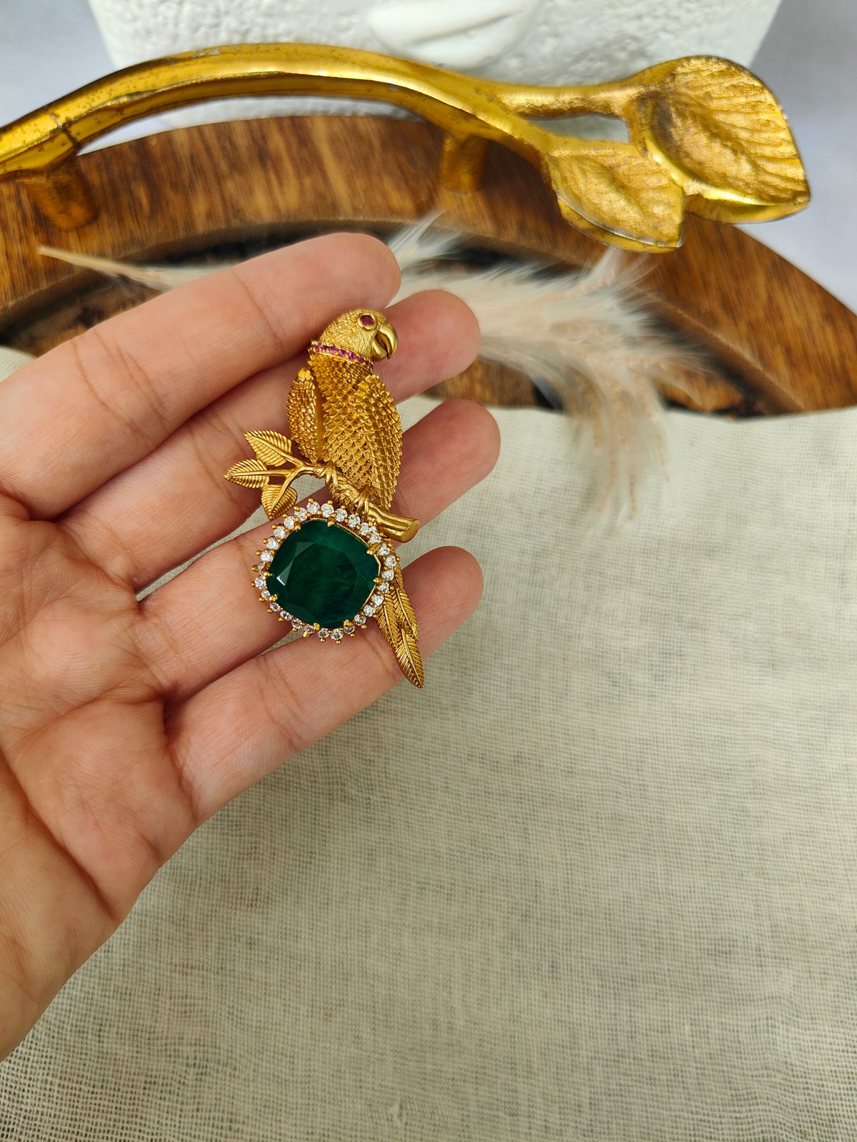 Tota parrot brooch