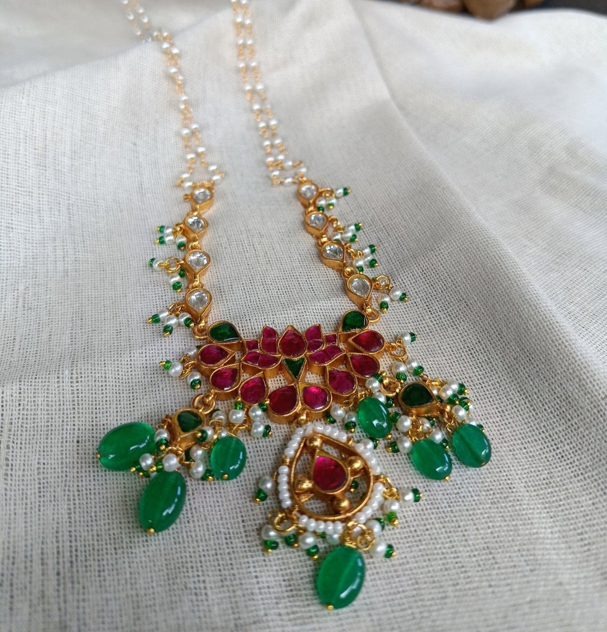 Kamal Neckpiece