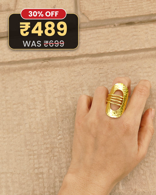 String Ring in 18kt Gold Polish