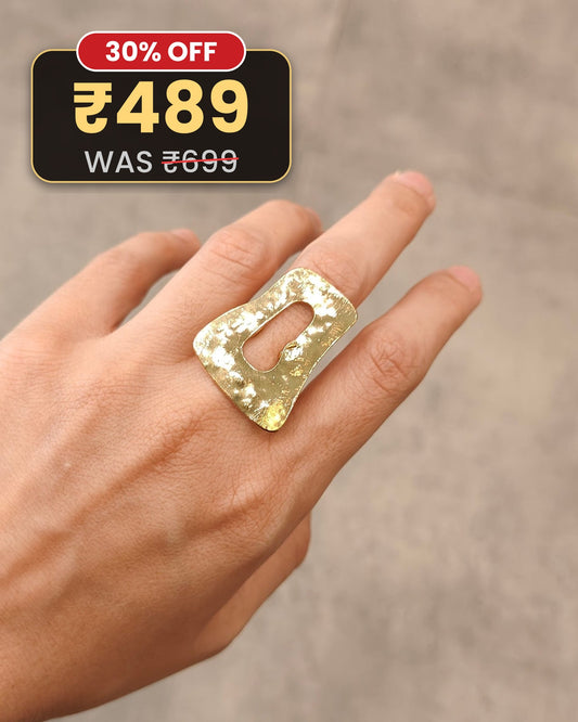 Aela Finger Cuff