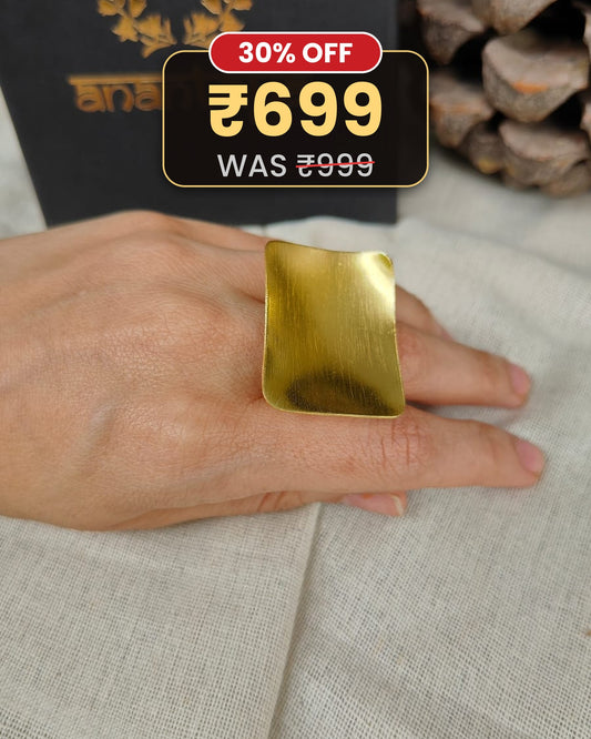 Cassandra Ring in 18kt Gold Polish